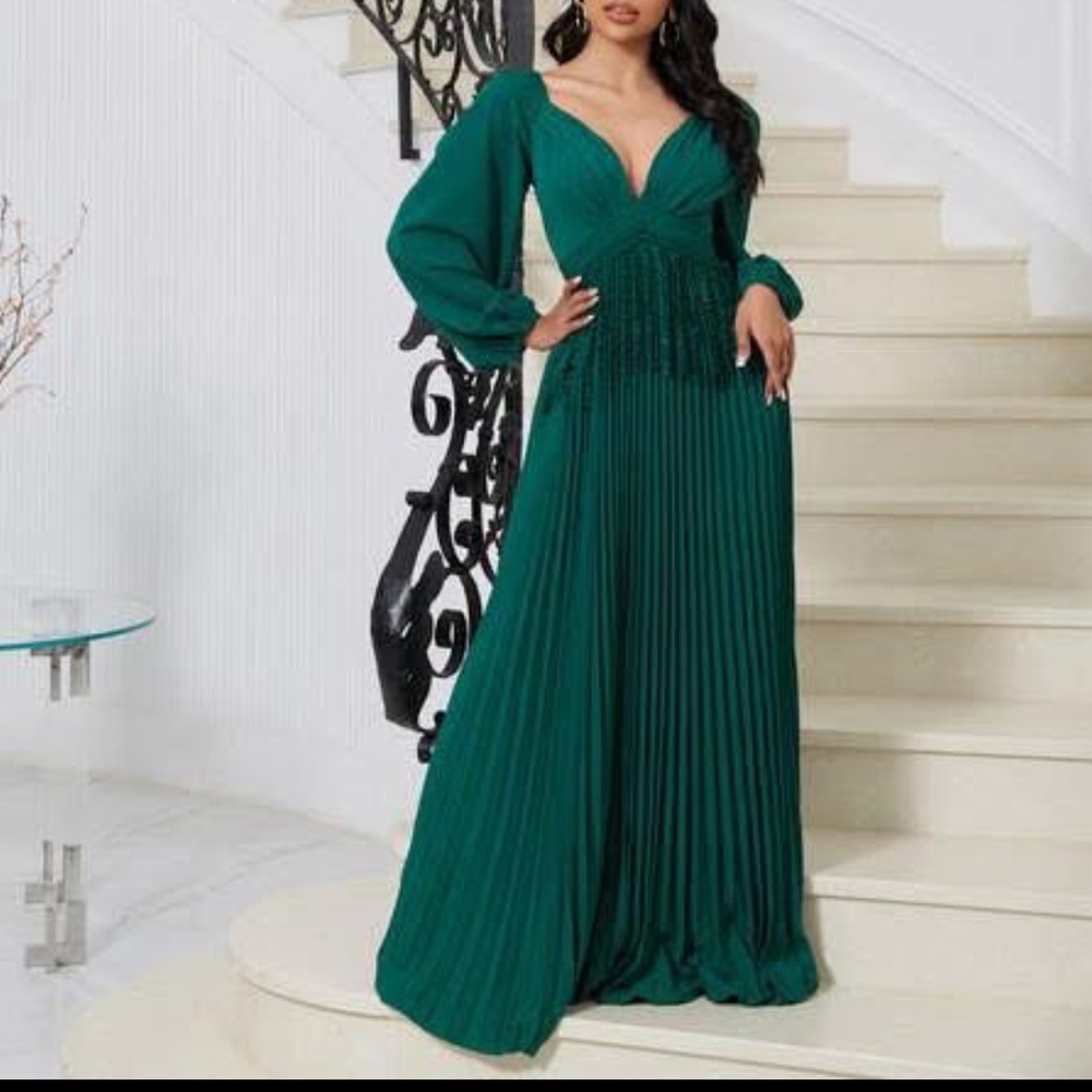 Emerald Green Long Sleeve Prom Dress size S